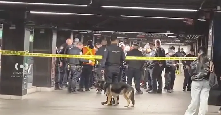 ঘটনাস্থলে পুলিশ